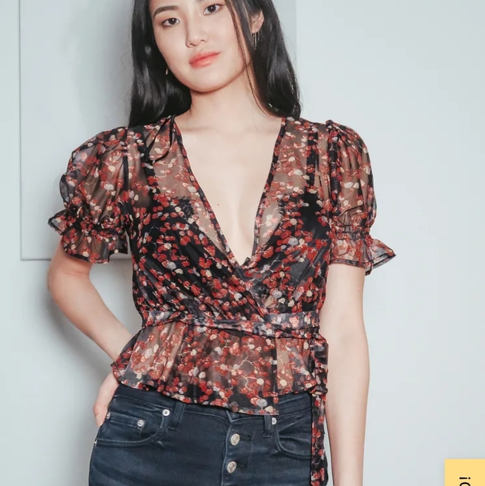 Crop Pepblum Wrap Top